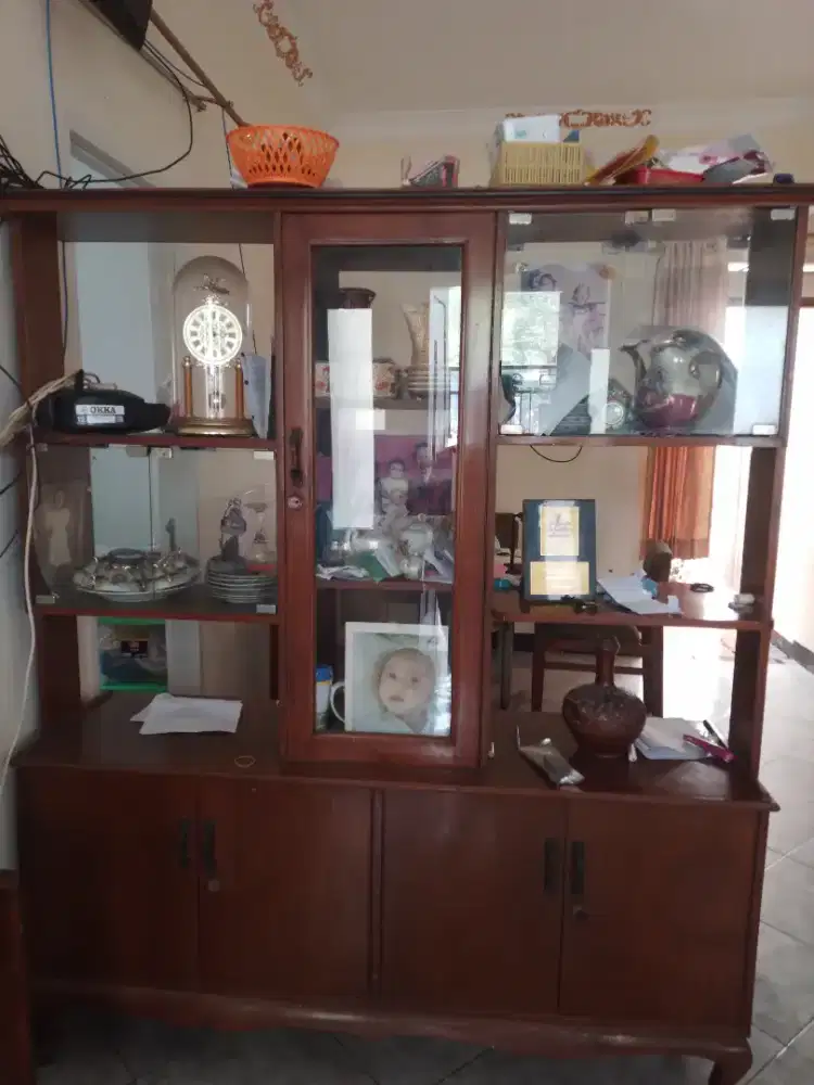 Dijual lemari kayu jati lawas