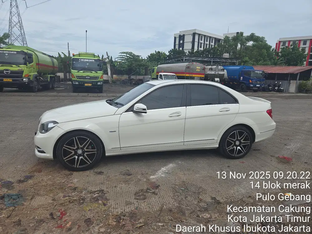 Mercedes-Benz C200 2012 Bensin