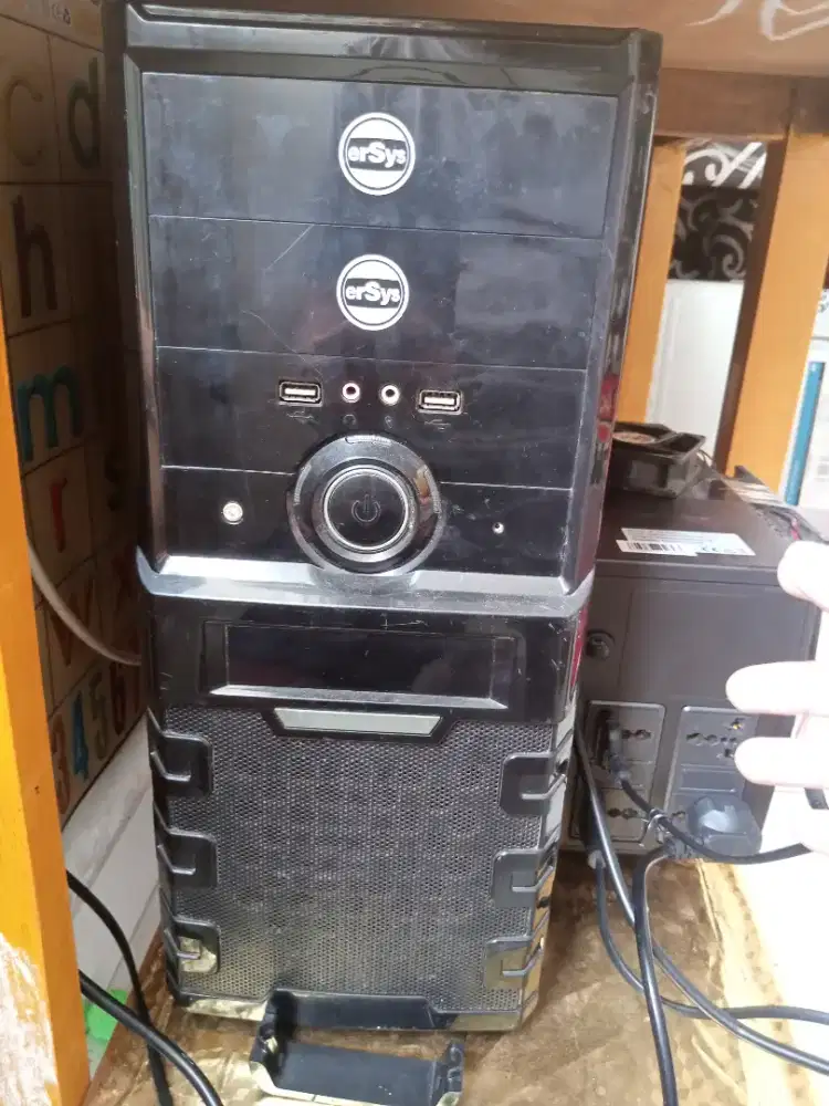 Komputer  gaming Quad Core Prosesor AMD FX4300 3,8 Ghz