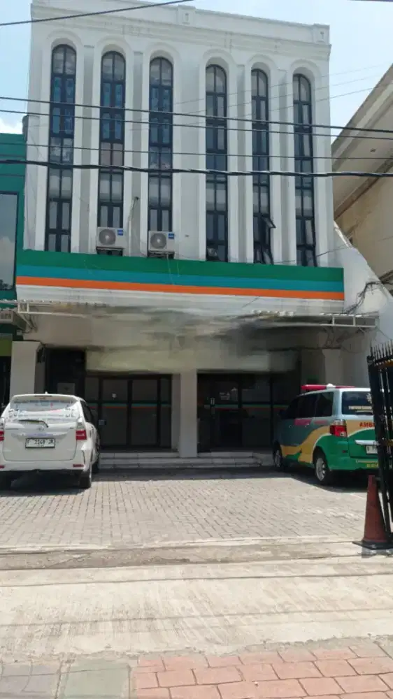 Disewakan Ruko 3,5 Lantai Rawamangun Jakarta timur