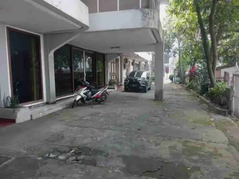 DIJUAL HOTEL TENGAH KOTA