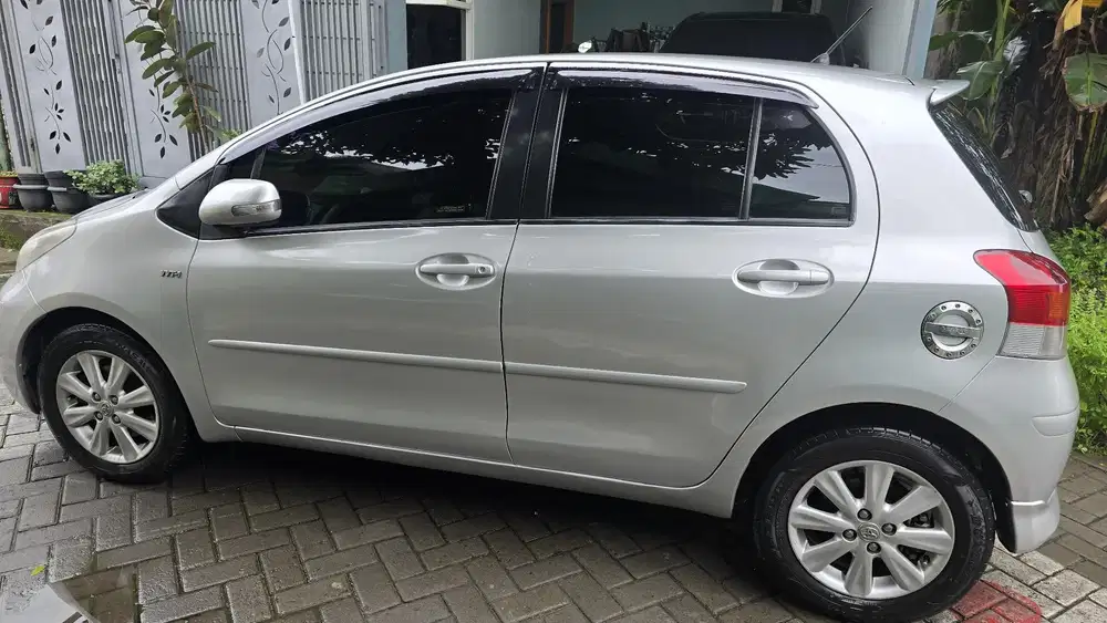 Toyota Yaris type S 2011 MT