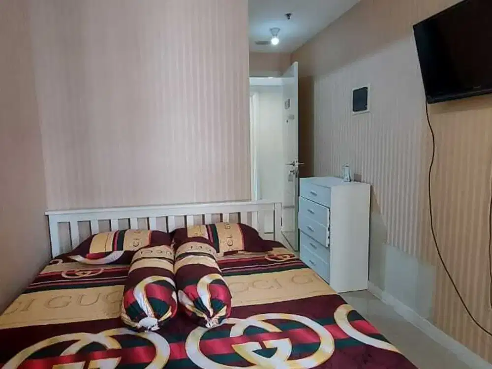 Disewakan Apartemen Madison Park Studio dekat Central Park, Kantor