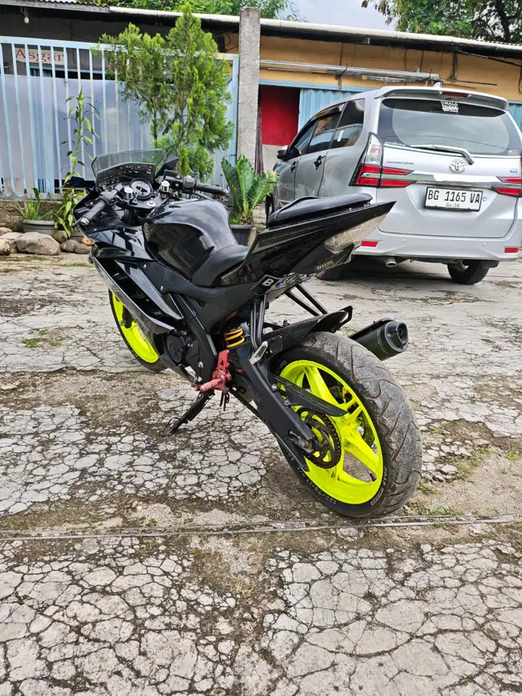 Yamaha r15 v2  joss