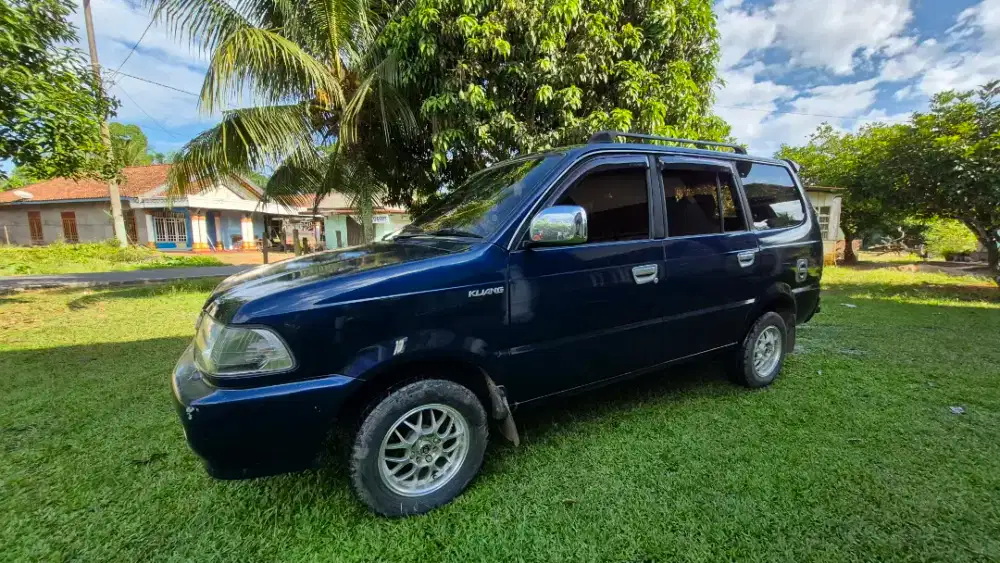 Toyota Kijang LGX 2.0 tahun 2001