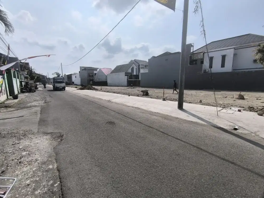 Tanah strategis tepi jalan area bisnis Colomadu dekat ramada hotel