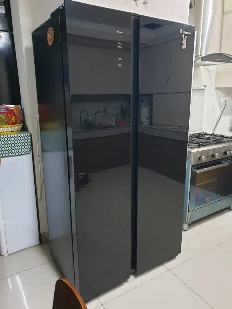 Kulkas Hisense side by side 566L