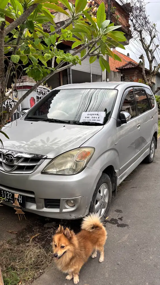 Mobil Avanza 2011 silver manual