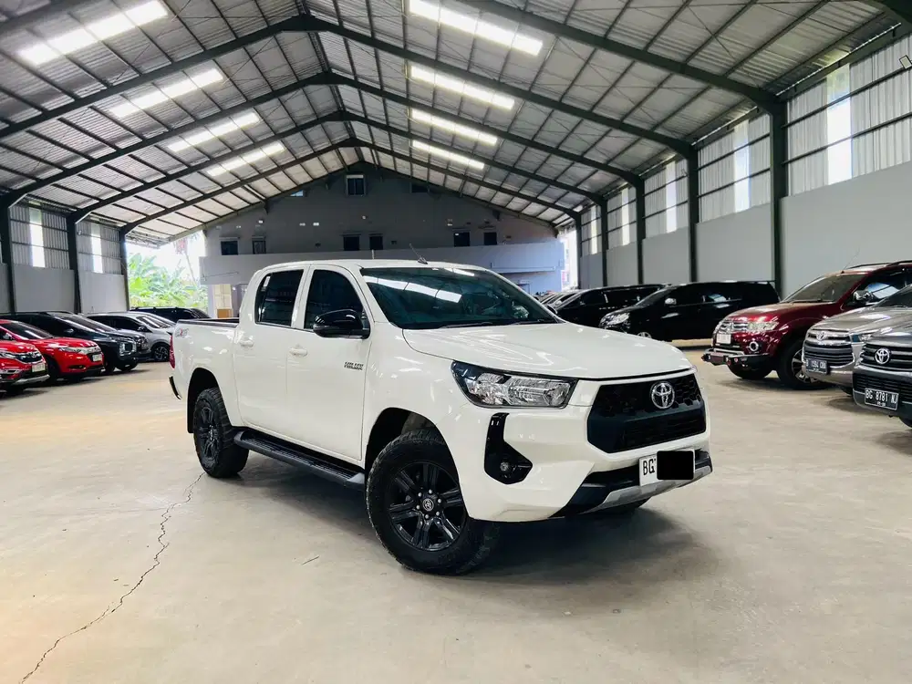 Toyota Hilux 2.4 G DC 4X4 2024 / 2025 MT Manual, Sangat terawat