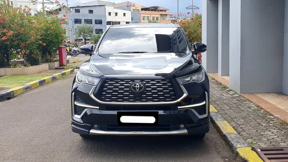 Km18rb toyota kijang innova zenix q hybrid modelista 2024 hitam