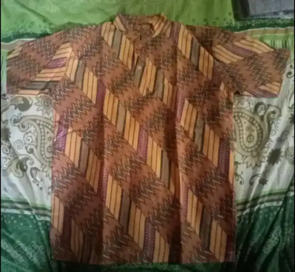 Borongan 4 baju size L