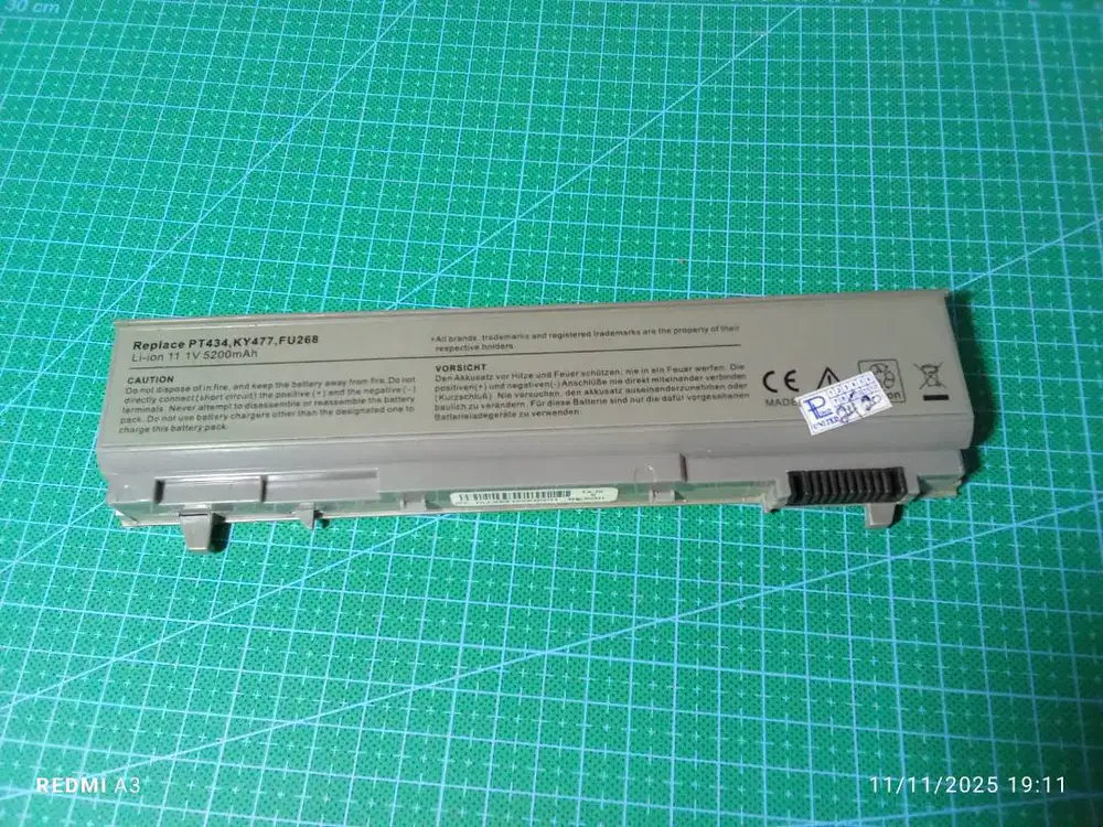 Baterai Laptop DELL Bahan Service dan Sparepart