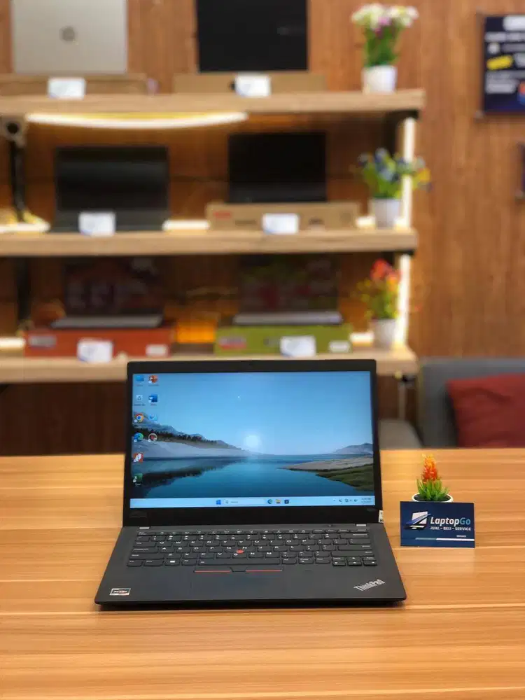 LENOVO THINKPAD RYZEN 7 PRO RAM 16/256 GB RADEON VEGA 10 BEKAS SECOND