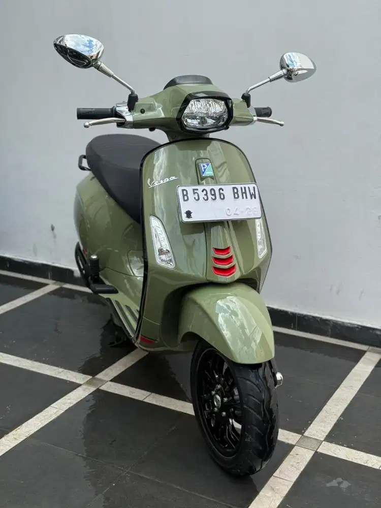 Vespa Sprint S 2023 ( km 7rb perak)