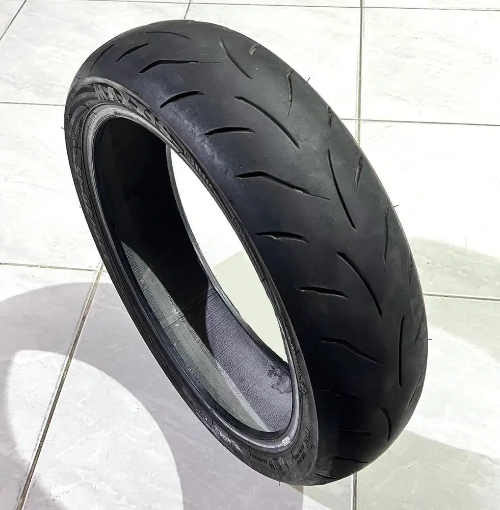 Ban Xmax Maxxis victra s98 120/70 ring 15 inchi depan