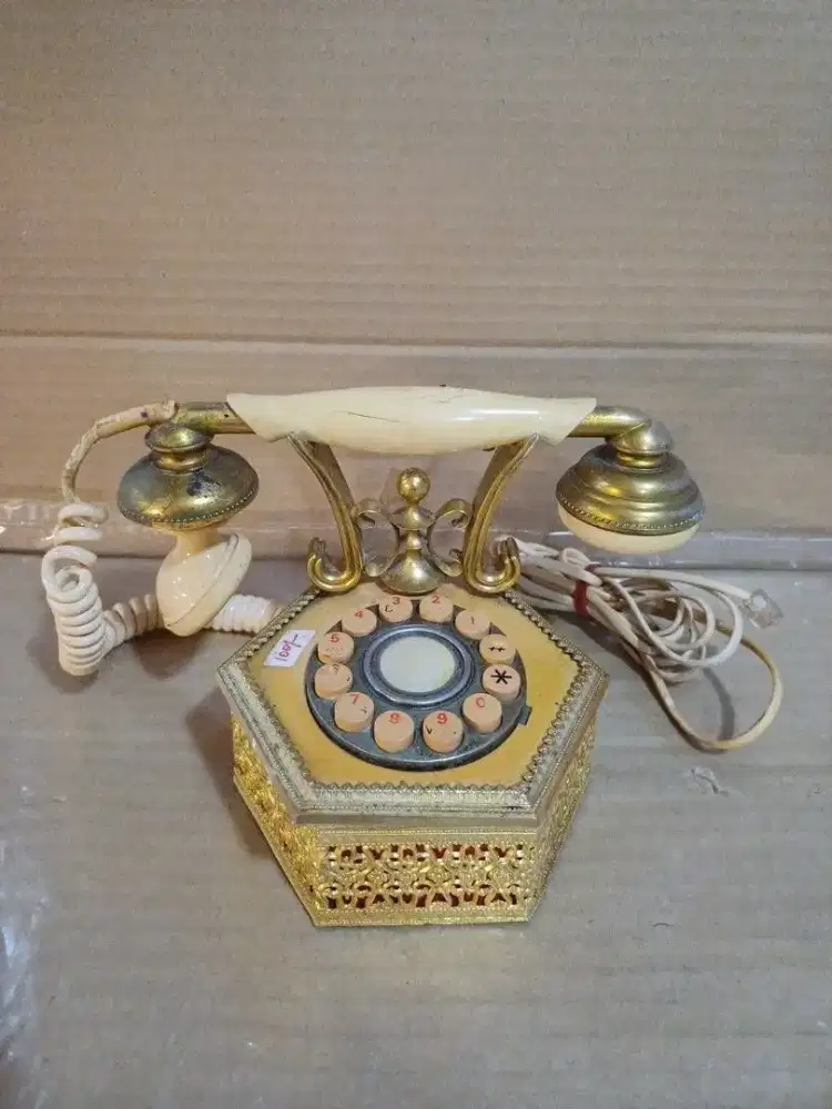 Telepon Laurel VI Telephone Antik Vintage Pajangan