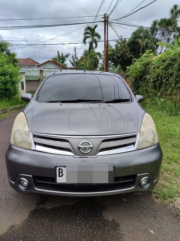 Nissan Grand Livina (2012)