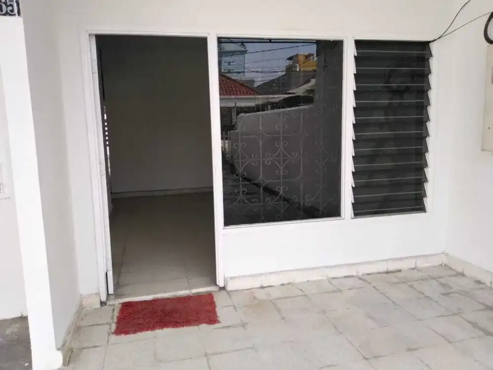 Disewakan Rumah bisa untuk usaha di Area Kupang, Surabaya