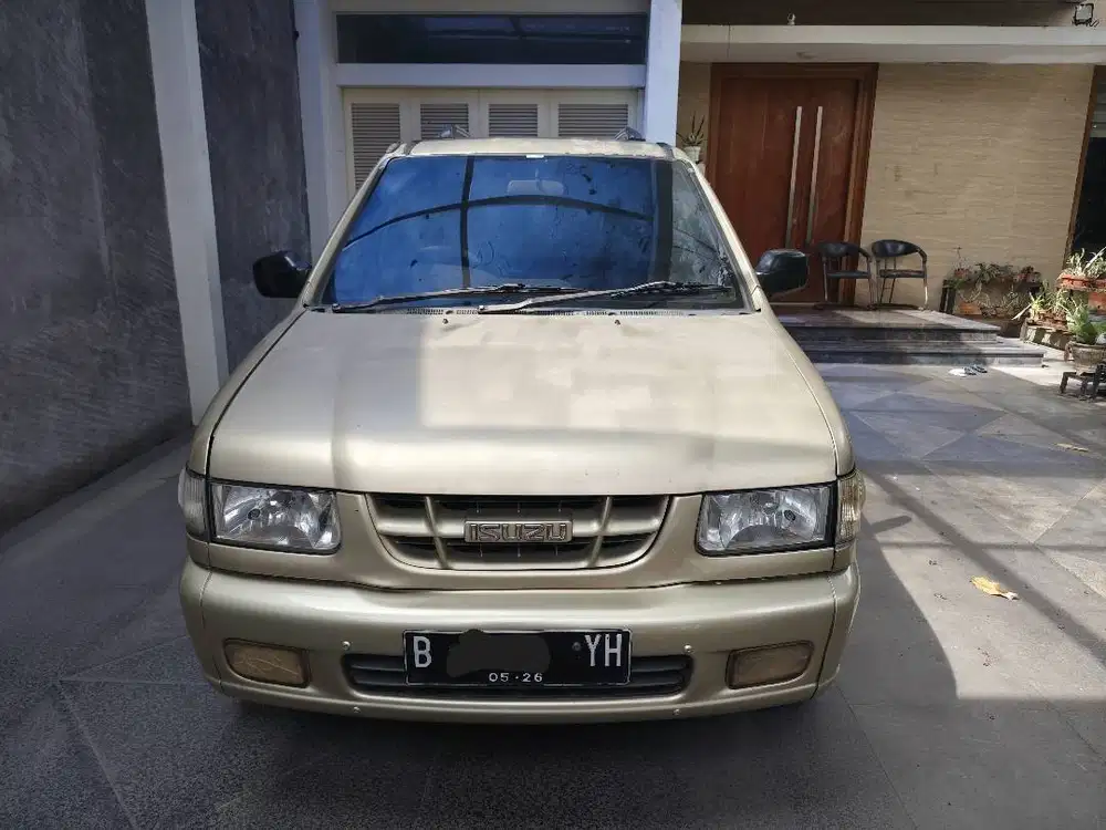 Isuzu Panther TBR 541 LS 25 AT PANTHER HI GRADE (2001)