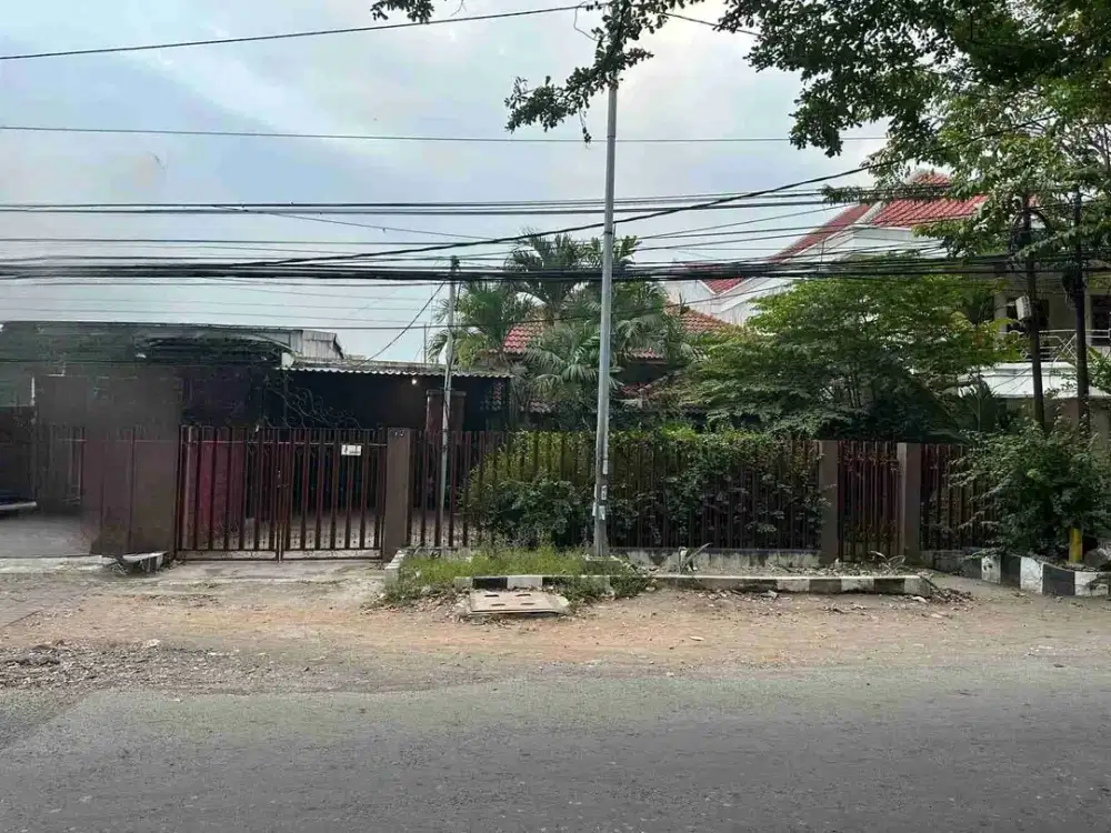 JUAL RUMAH HITUNG TANAH KOMERSIAL RAYA TENGGILIS MEJOYO SELATAN DERETAN ALFAMART KOPITAGRAM