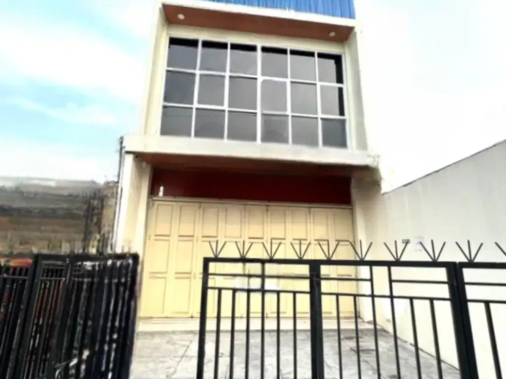 Ruko ex Klinik Kecantikan sudah renoved 2lt 6x21 126m Serang Banten