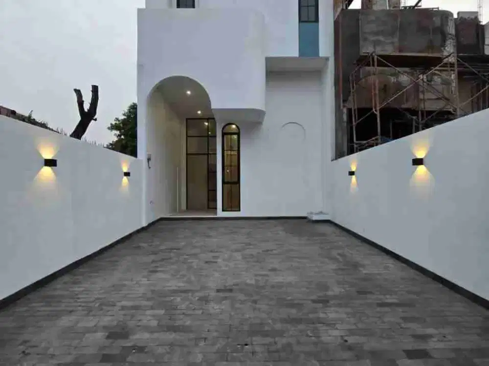 RUMAH UNIK READY UNIT DALAM KOMPLEK ONE GATE SYSTEM DI JOGLO