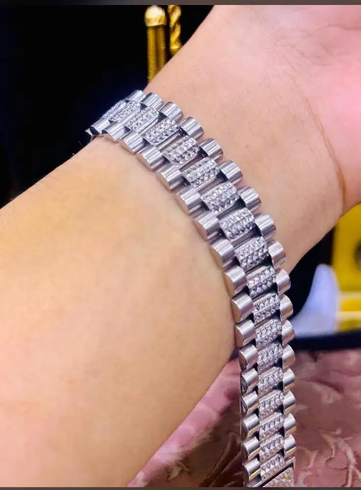 Terima emas dan berlian tanpa surat cod