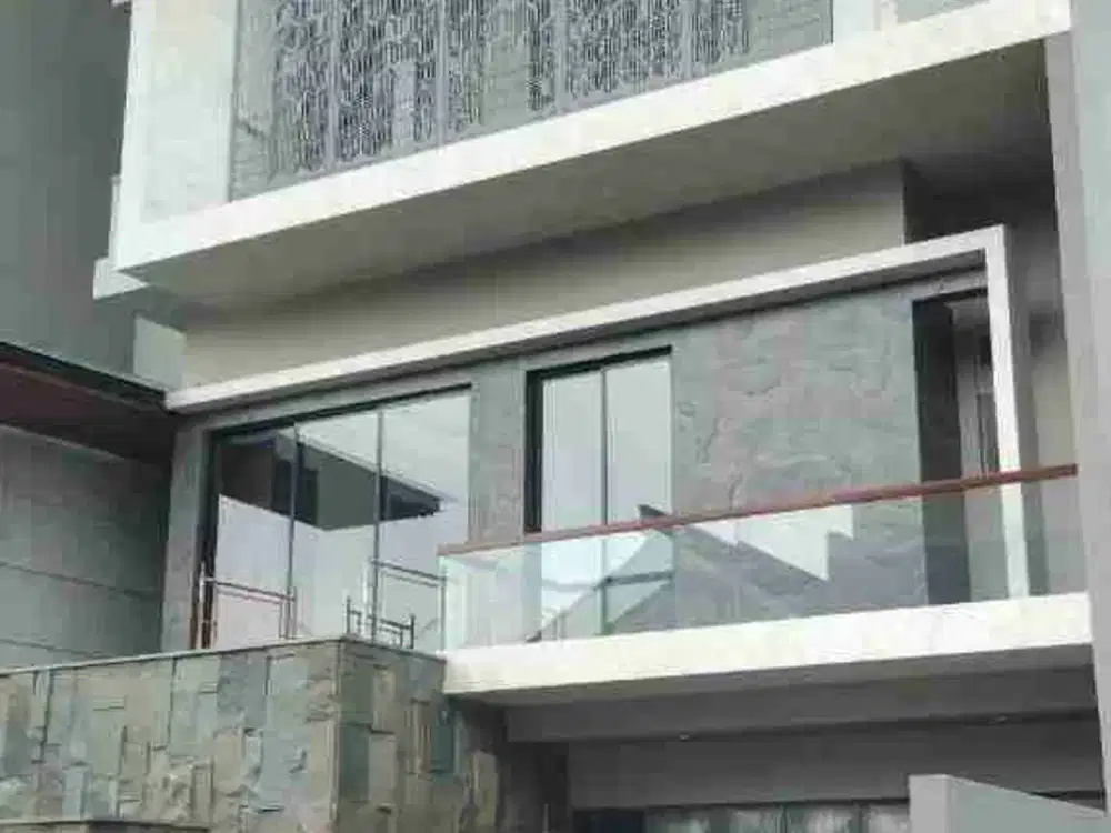 JUAL RUMAH SULTAN BARU GRESS CITRALAND UTAMA 3 LANTAI MEWAH LAYOUT BAGUS