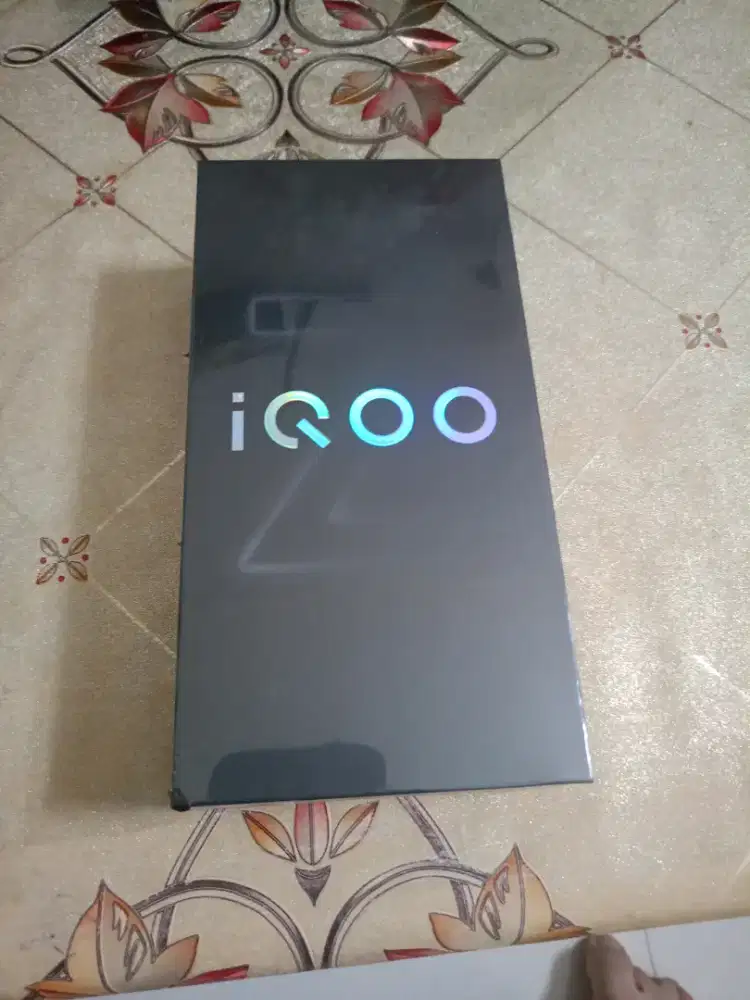 Iqoo Z10R Titanium black 8/128 gb