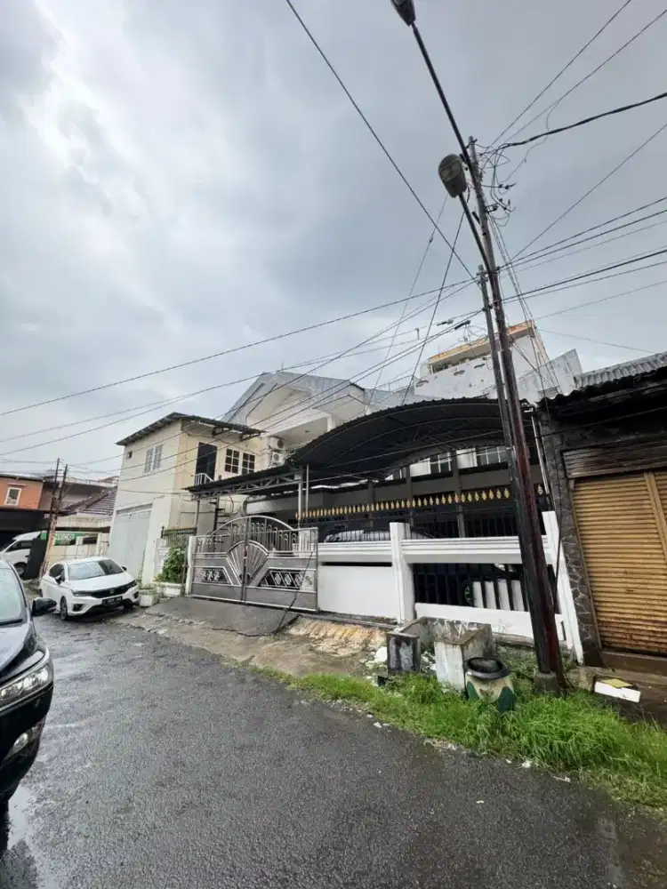 DIJUAL RUMAH DARMO BARU BARAT 2LT BANGUNAN TAHUN 1990