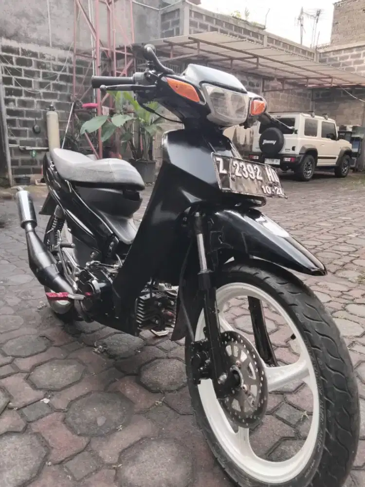 Yamaha f1z hitam