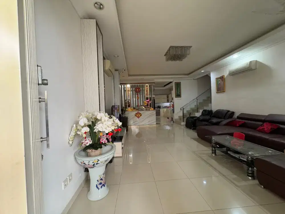 Dijual Cepat Rumah Cluster Semi Furnished di City Resort Jakarta Barat
