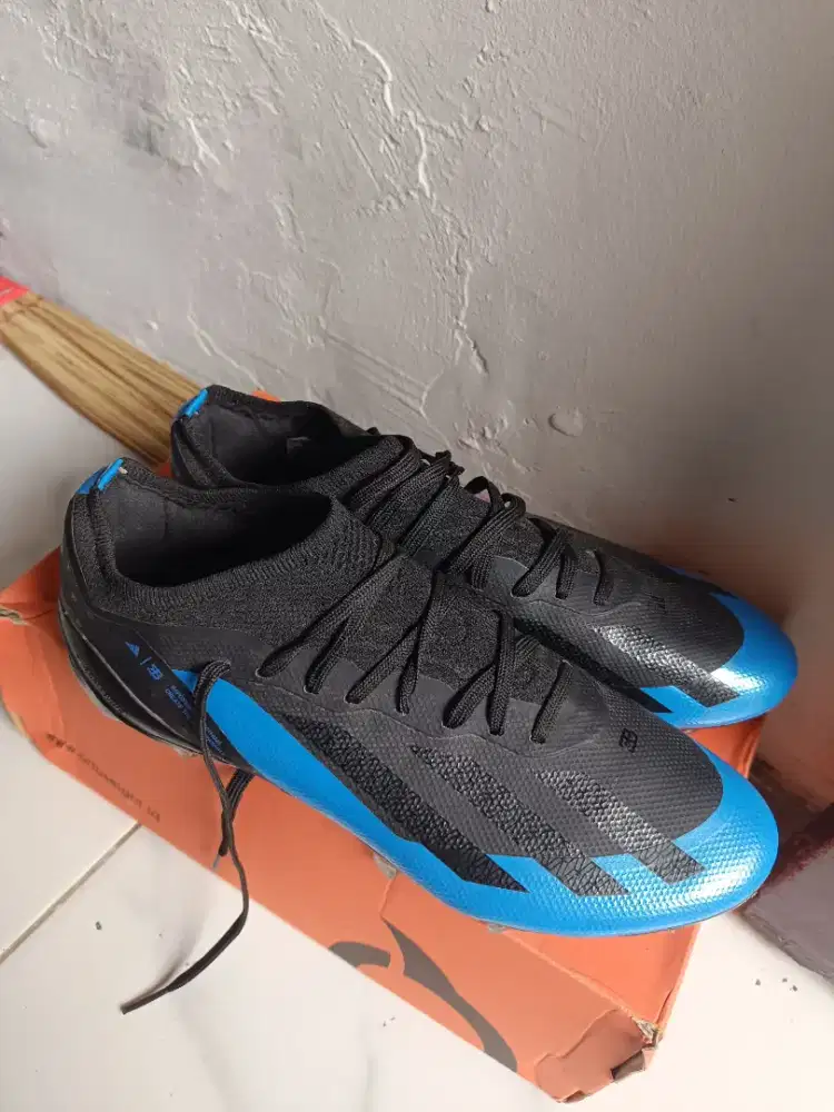 Sepatu Adidas  Crazyfast x bugati size 41.5