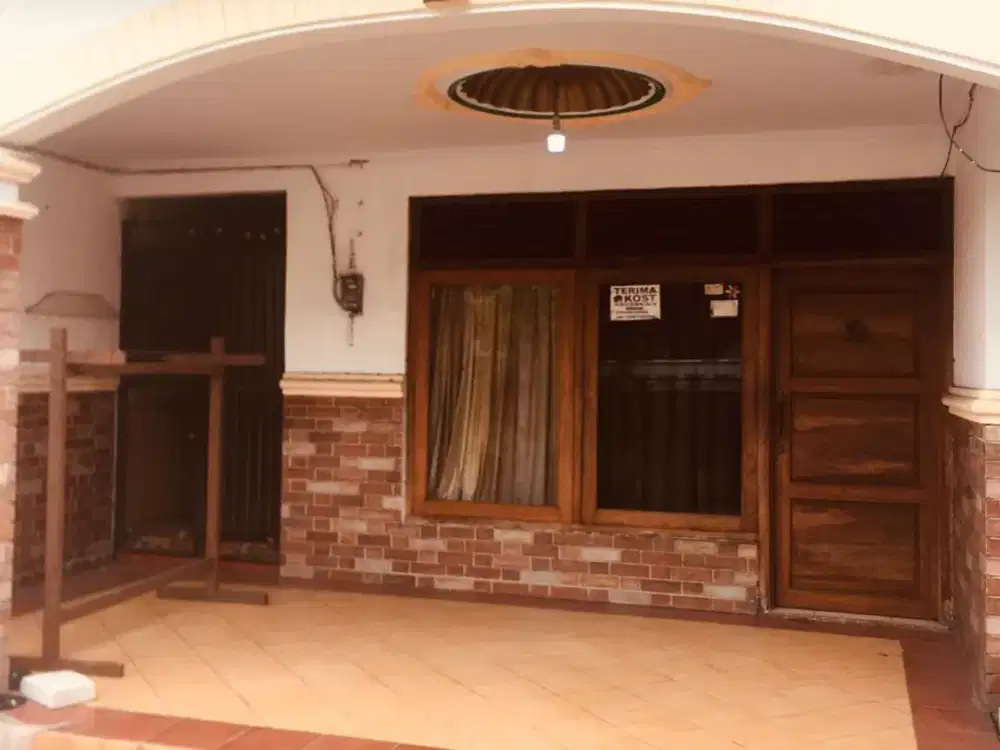 Jual Rumah 4 Kamar Tidur, Jl.Arjuna III, Matraman