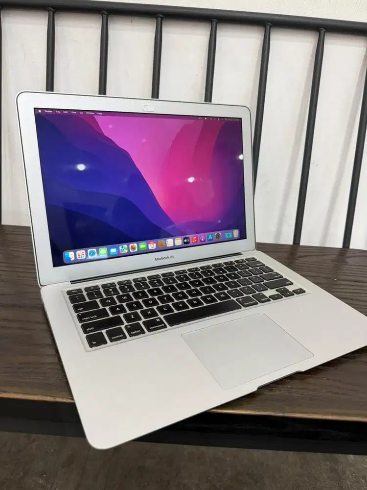 Sale 1 unit macbook air garansi resmi indonesia