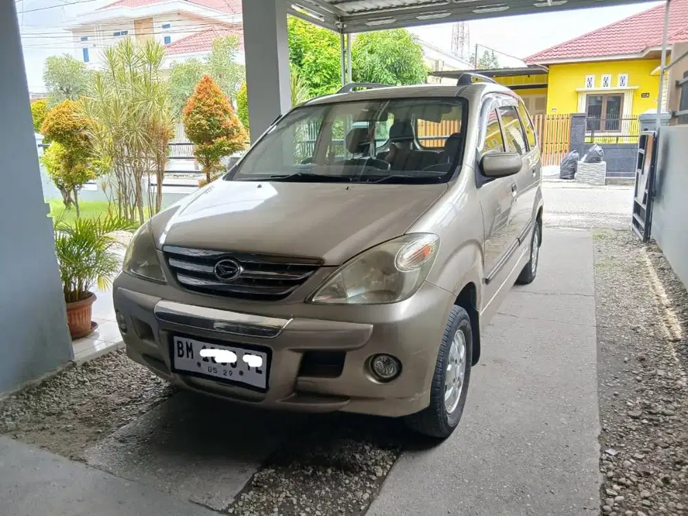 JUAL Tangan pertama Daihatsu xenia (2004) manual tapi power stering