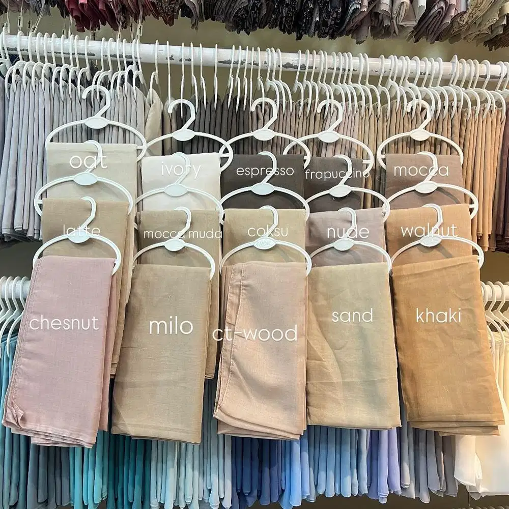 Host live streaming hijab part time