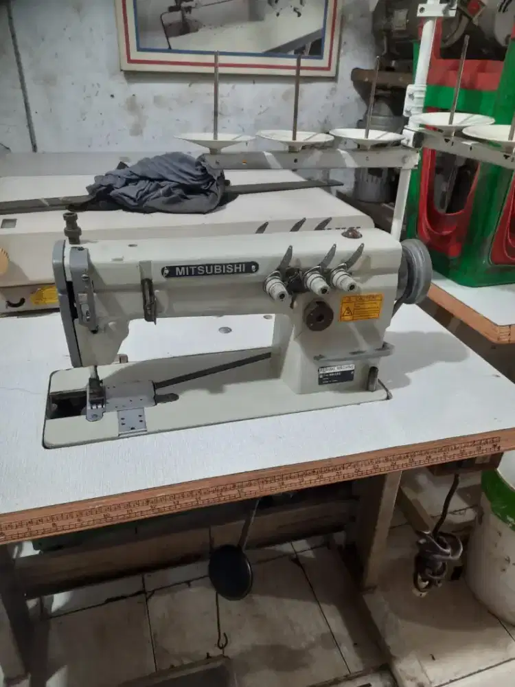 Mesin MH rantai 3 jarum merk mitsubisi