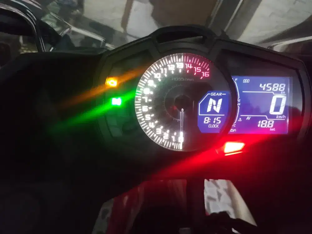 Dijual Kawasaki Ninja 250 2019 kilometer rendah Harga Miring