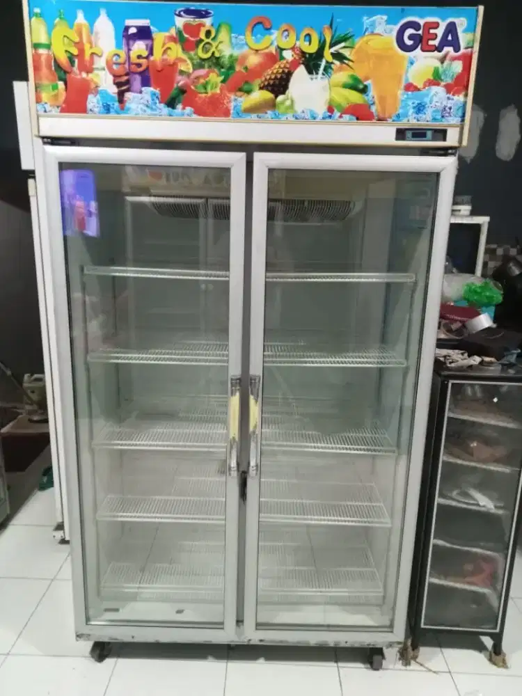 Showcase GEA & Panasonic 1050 Liter Super Dingin