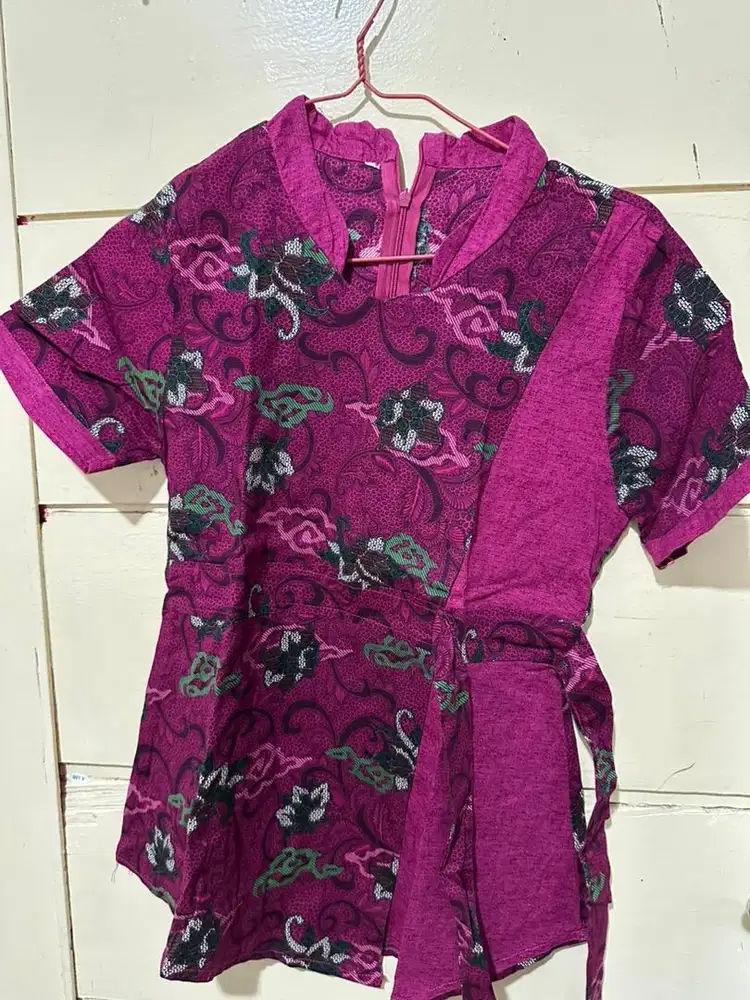 ATASAN WANITA BERMOTIF