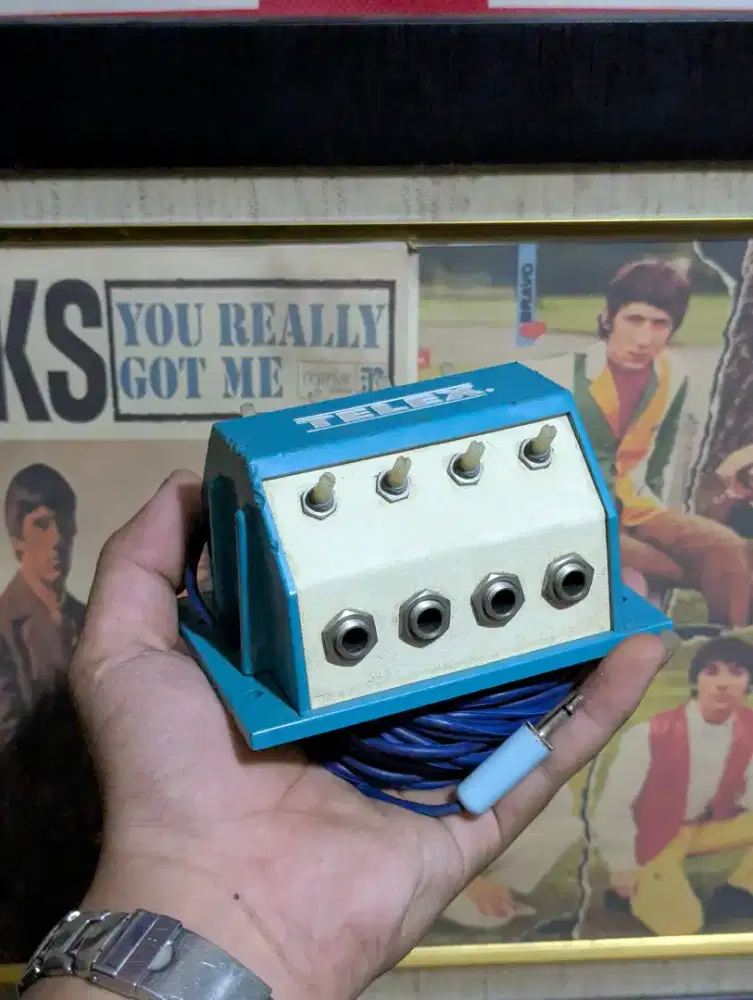 Box Distribution Distribusi 8 Chanell Telex Vintage Retro
