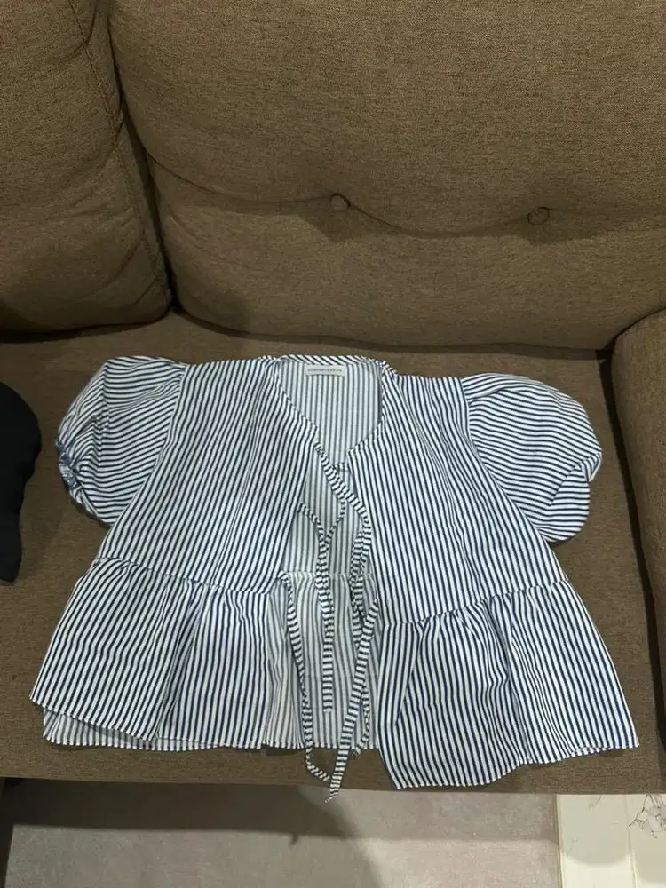 Baju outer strip biru