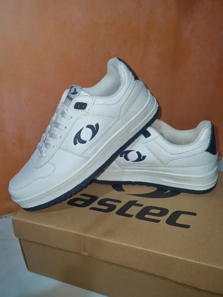SEPATU ASTEC NAVY WHITE