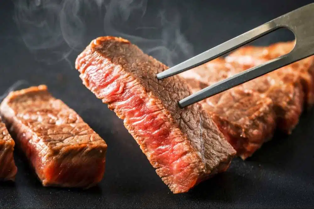 DI BUTUHKAN SECEPATNYA KASIR DAN WAITERS