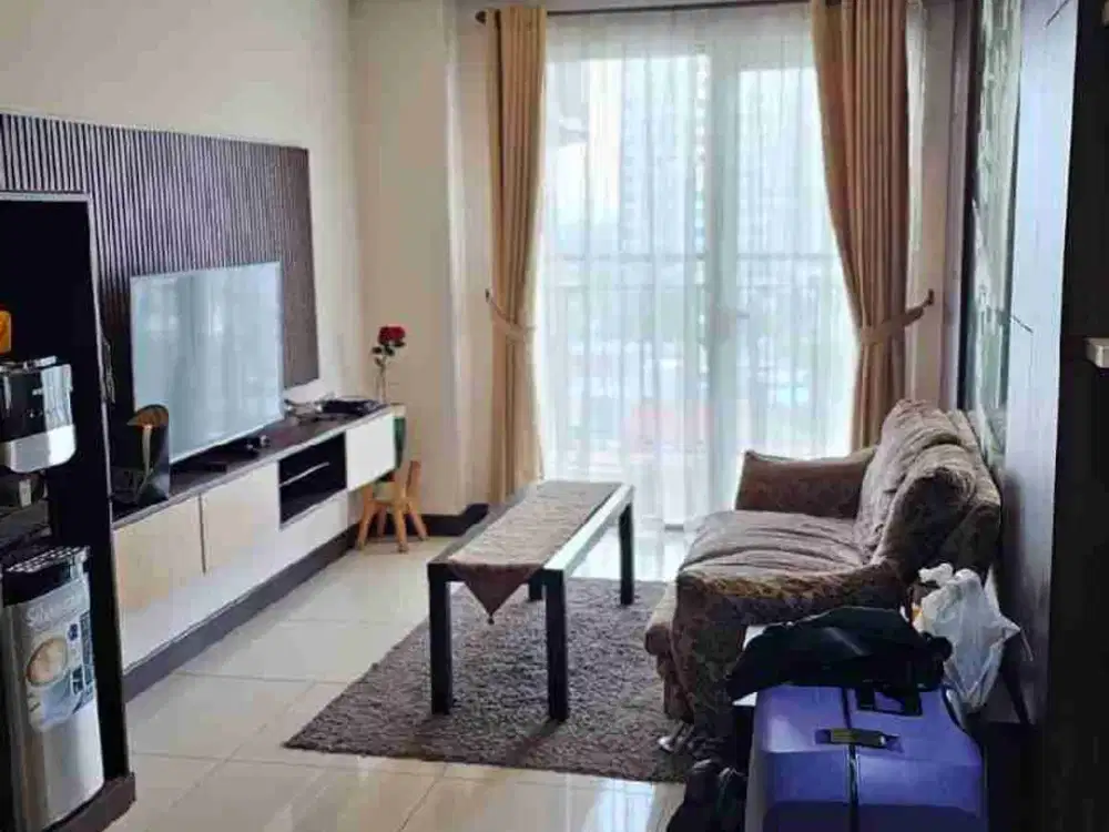 Disewakan Apartemen Cosmo Mansion 2 Br luas 65 m2 Full Furnish, View Pool, SHM