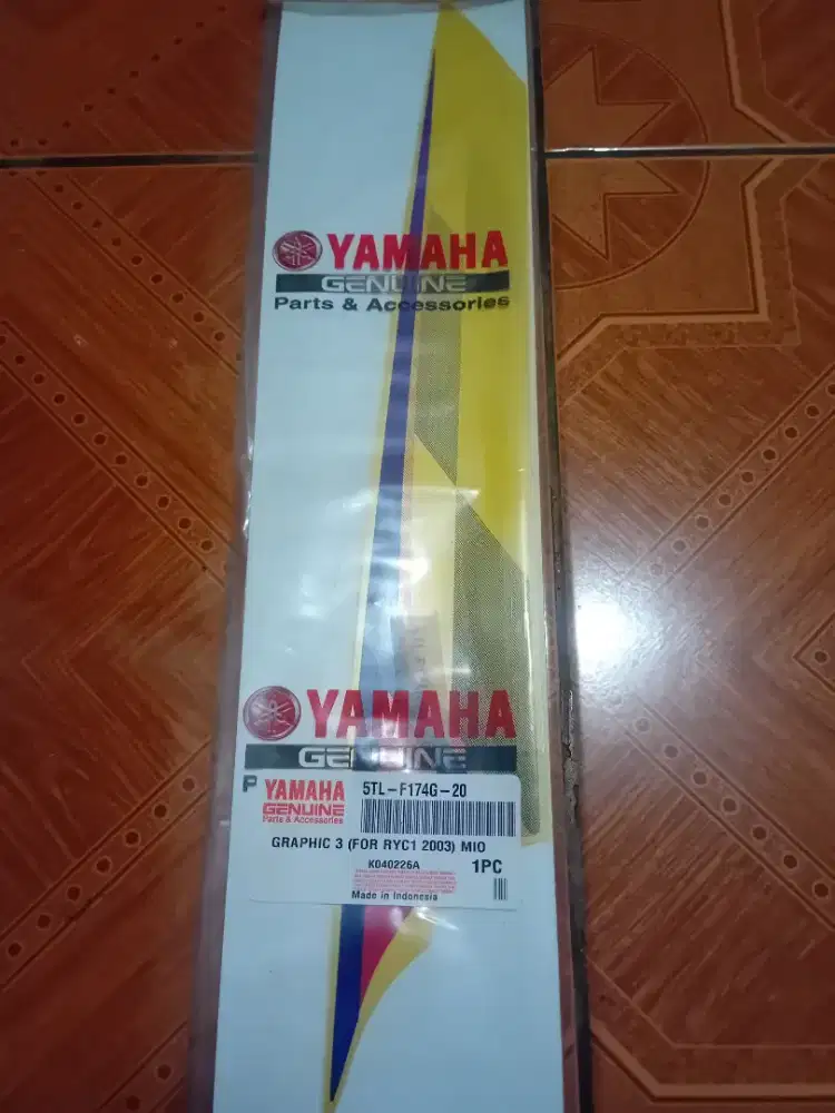 Striping mio kuning 2004