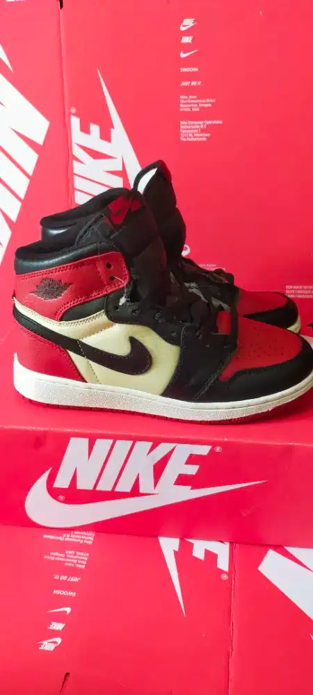 Sepatu Nike Air Jordan 1 Retro High OG Bred Toe. 