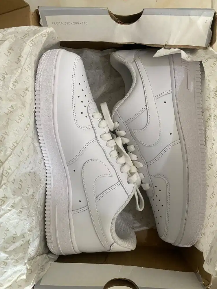 NIKE AIR FORCE 1