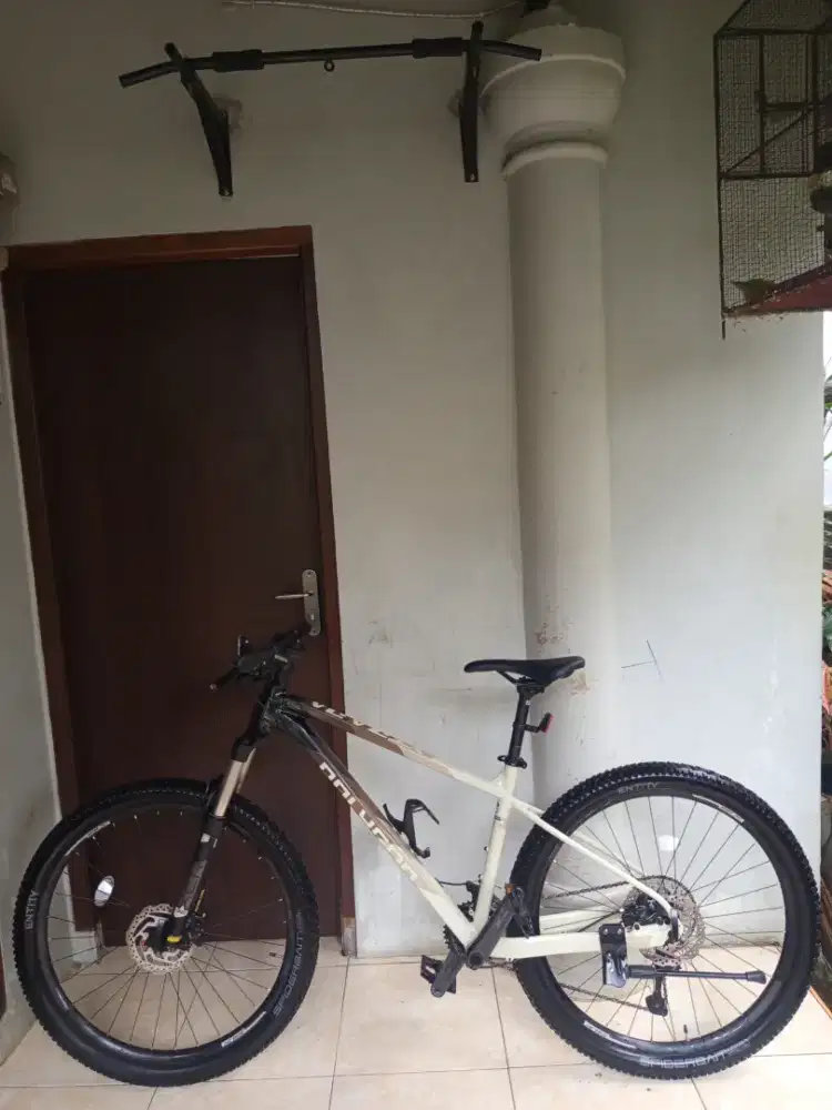 Sepeda polygon xtrada 6 size m kondisi istimewa mulus, baca deskripsi